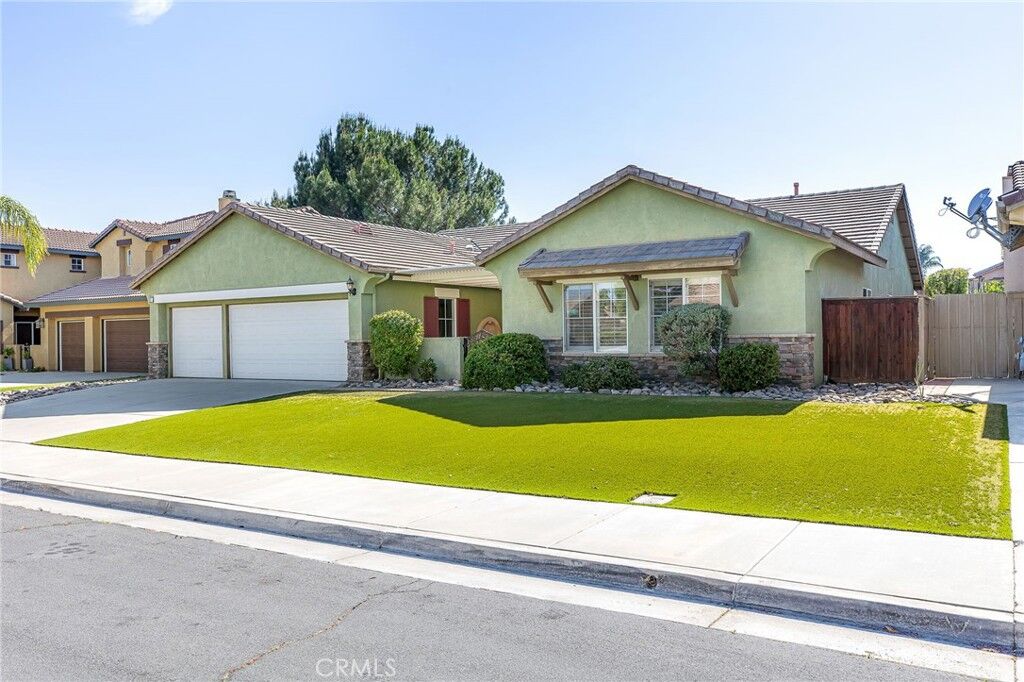 Property Photo:  35841 Avignon Court  CA 92596 