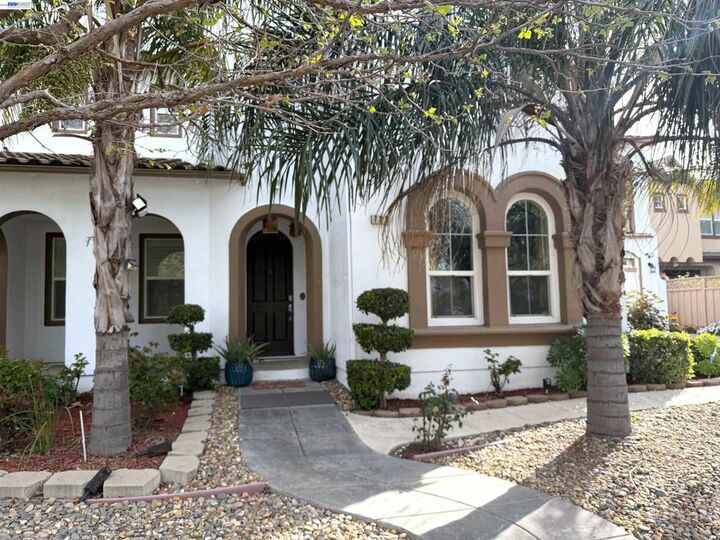 Property Photo: 726 S Escuela Dr CA 95391