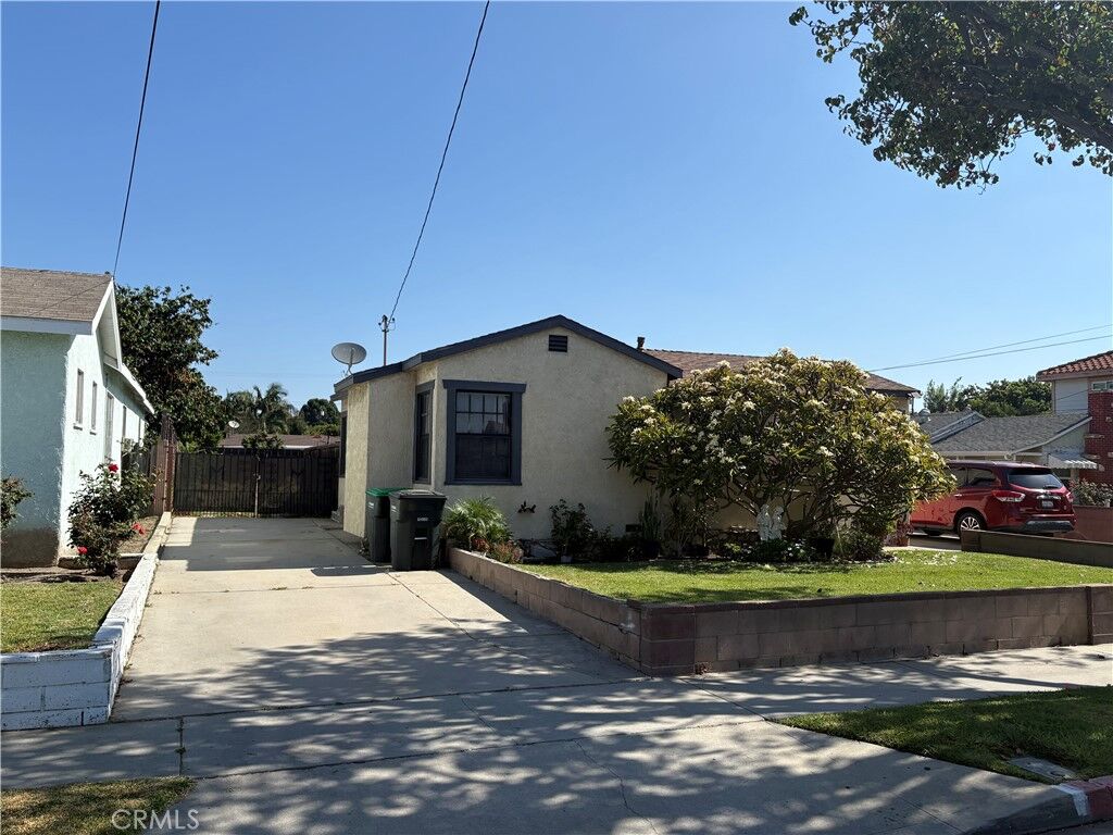 Property Photo:  9055 Walnut  CA 90706 