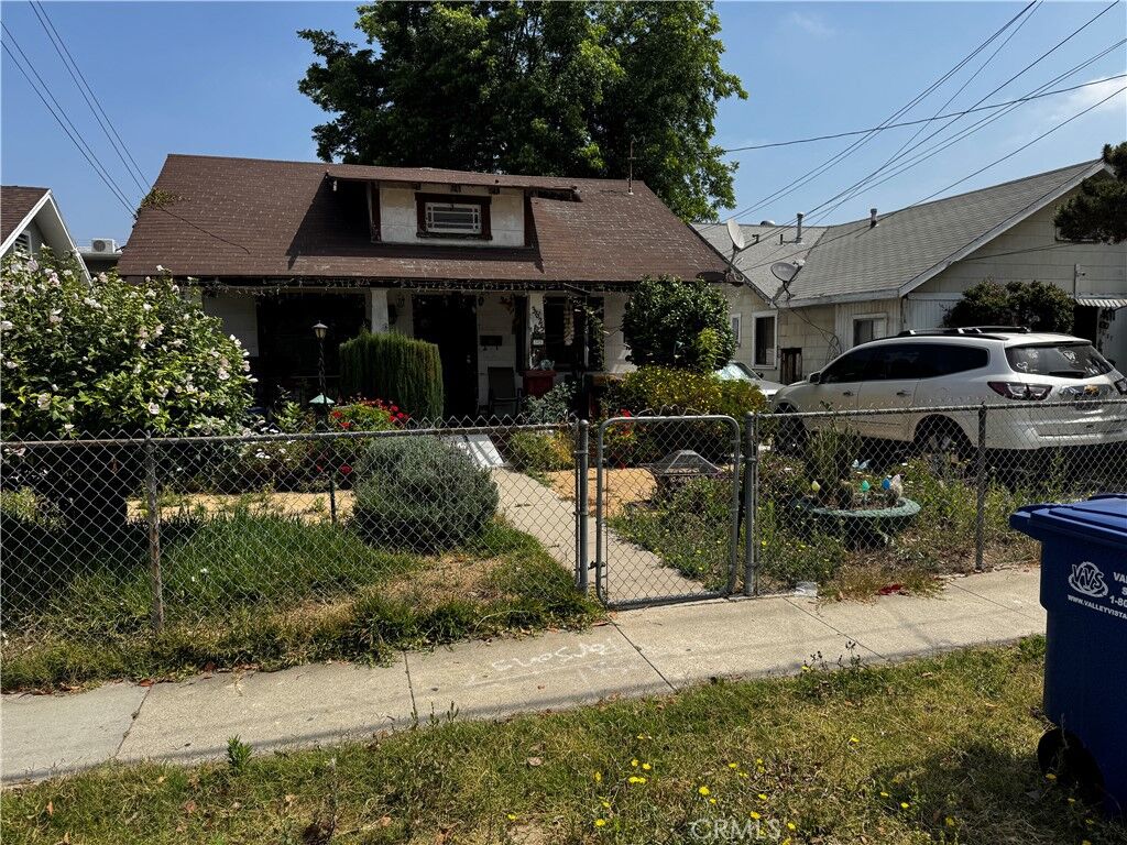 Property Photo:  3625 Randolph Street  CA 90255 