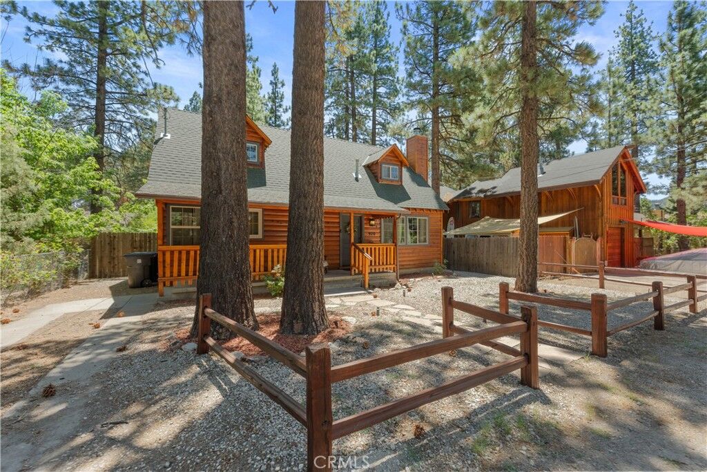 Property Photo: 920 Tinkerbell CA 92314