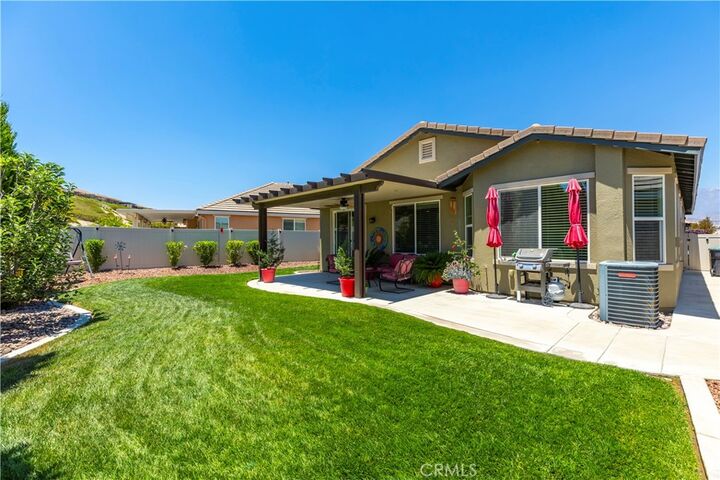 Property Photo:  371 Song Bird  CA 92223 