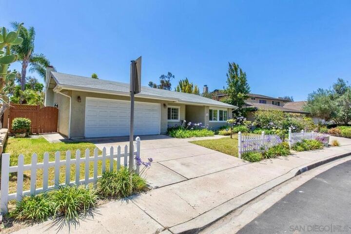 Property Photo:  10325 Avenida Magnifica  CA 92131 