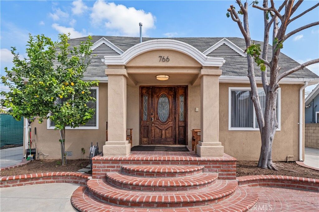Property Photo:  766 N Alexandria  CA 90029 