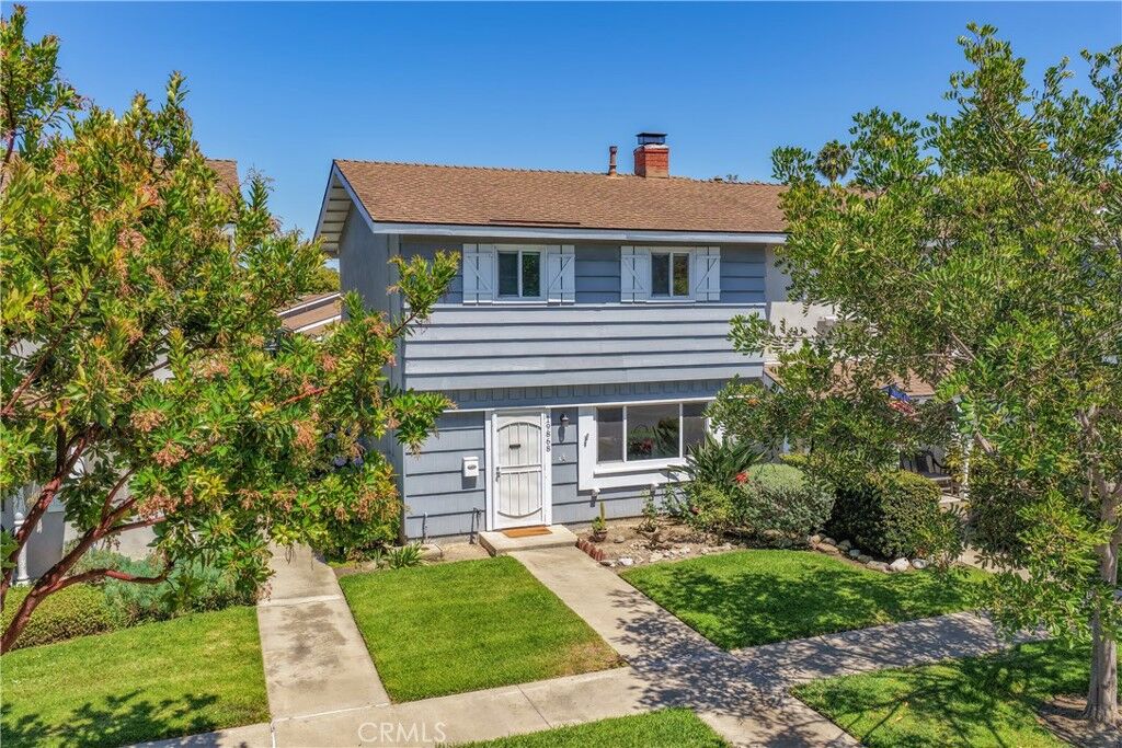 Property Photo:  19868 Piccadilly Lane  CA 92646 
