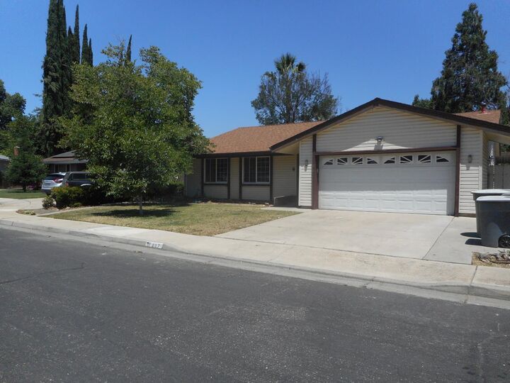 Property Photo: 447 Gail CA 95348
