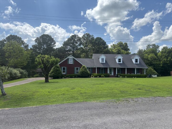 Property Photo: 405 Westgate Dr TN 38478