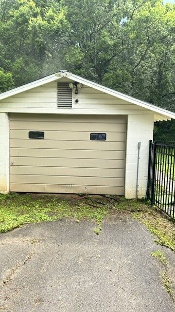 Property Photo: 617 Fall River Rd TN 38464