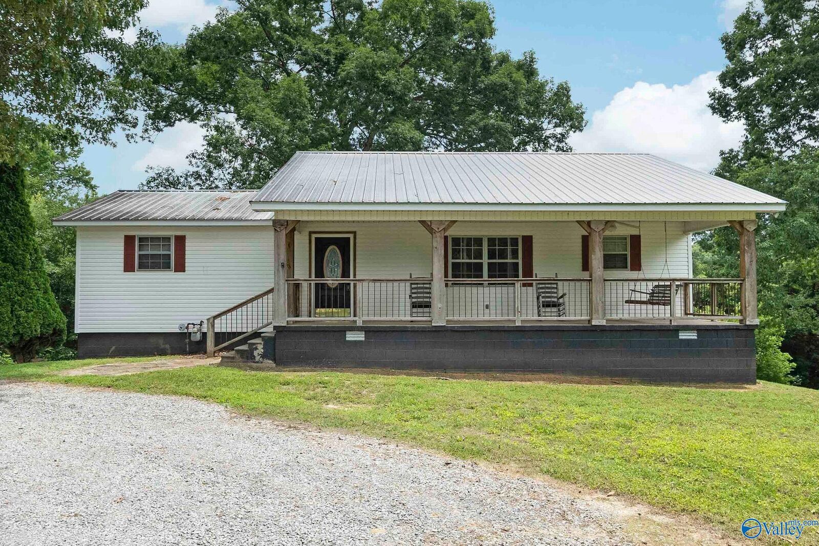 Property Photo:  295 County Road 1834  AL 35016 