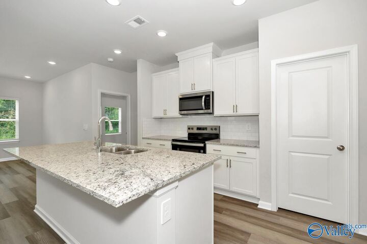 Property Photo:  122 Gypsy Way  AL 35773 
