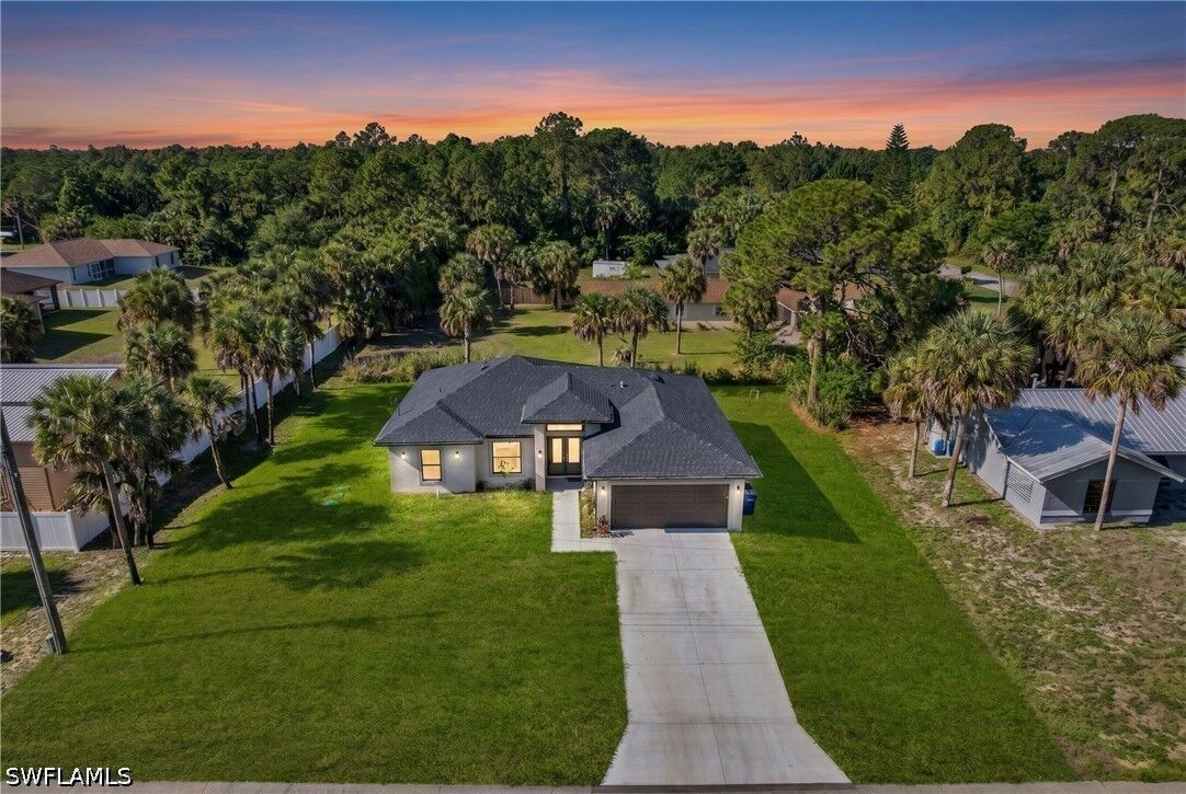 Property Photo: 205 W 7th Street FL 33972