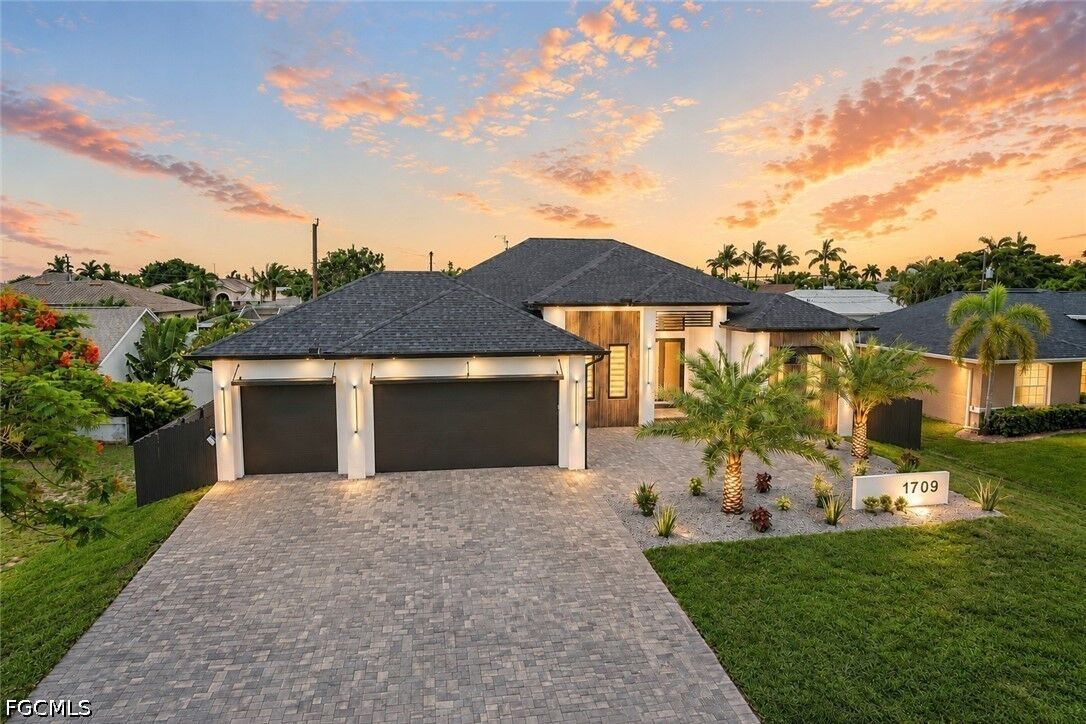 Property Photo: 1709 SW 43rd Lane FL 33914