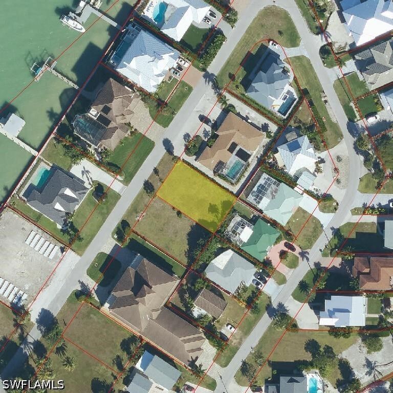 Property Photo: 25 Dolphin Circle FL 34113
