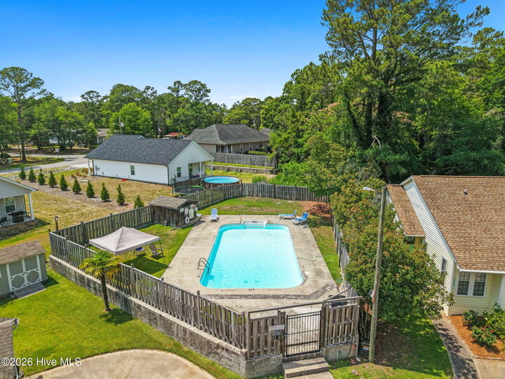 Property Photo: 1052 Valley Drive NC 28467