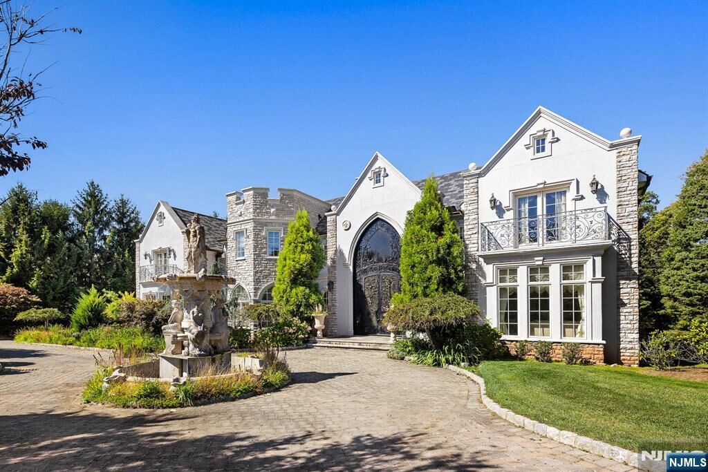 Property Photo:  117 Truman Drive  NJ 07626 