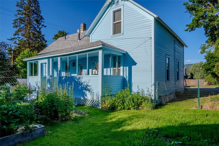 Property Photo:  1102 Dakota Avenue  MT 59923 