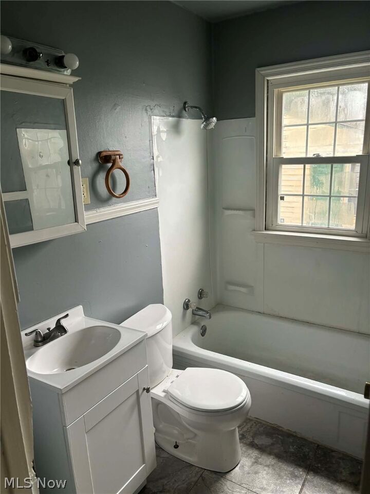 Property Photo: 828 Marmion Avenue OH 44502