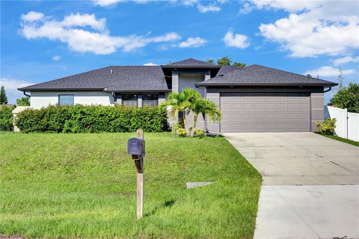Property Photo: 1317 NE 4th Pl FL 33909