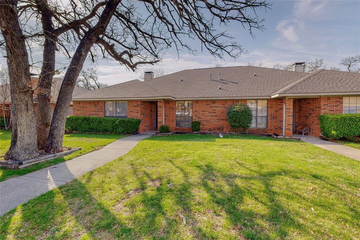 Property Photo: 1904 N Irving Heights Drive TX 75061
