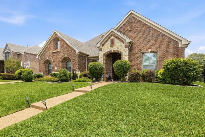 Property Photo: 4608 Saint Clair Court TX 75022