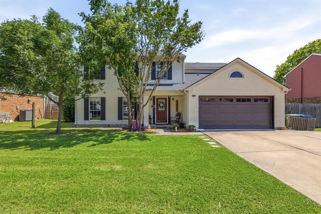 Property Photo:  1229 Oxford Lane  TX 76051 