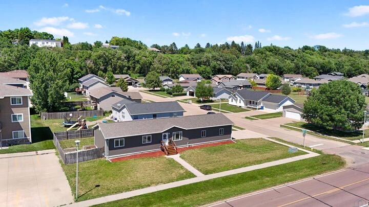 Property Photo: 1506 Brandon Drive SD 57069