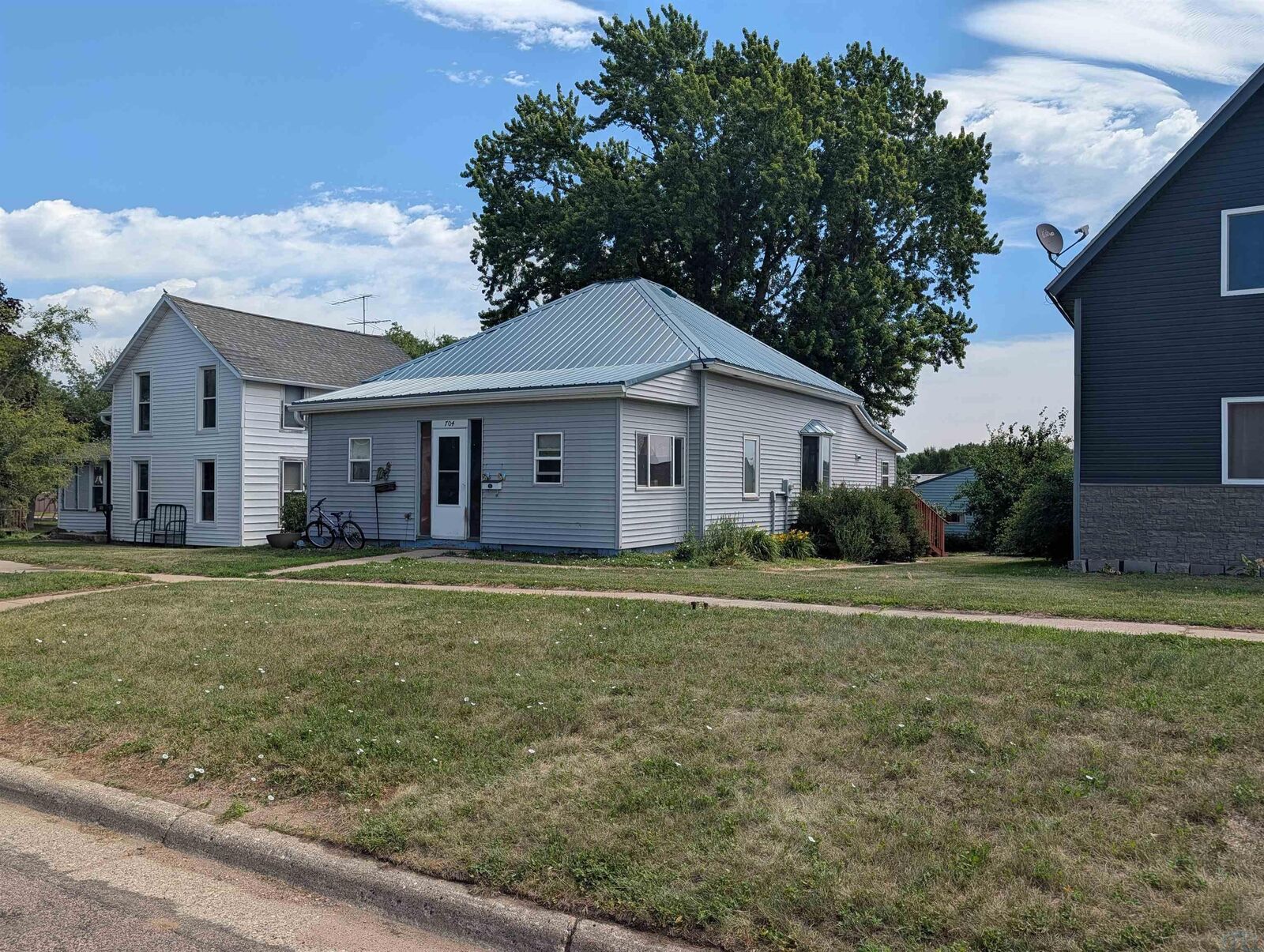 Property Photo:  704 Ave H  IA 51023 