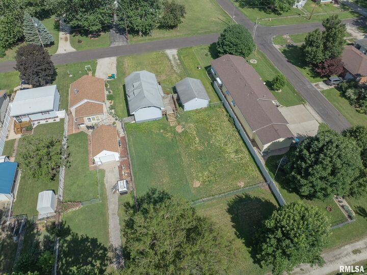 Property Photo:  1690 Beecher Avenue  IL 61401 