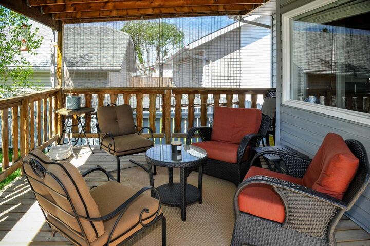 Property Photo: 6219 54 Avenue AB T4V 4H5