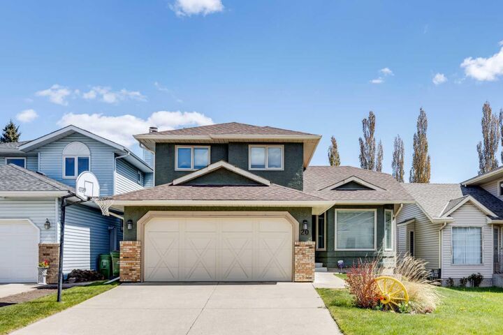Property Photo: 20 Macewan Ridge View NW AB T3K 3W2