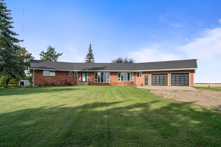 Property Photo: 20042 Township Road 472 AB T4V 2N1