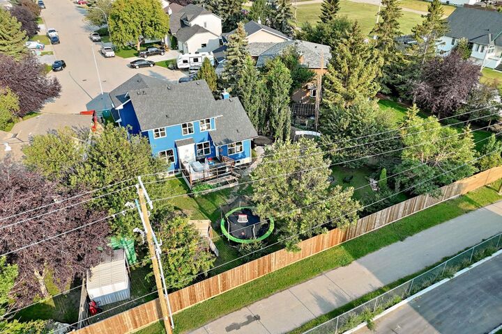 Property Photo: 20 Madison Court AB T1P 1M5