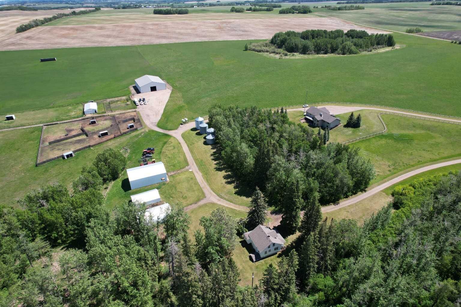 Property Photo: 2054 Township Road 342 Township AB T0M 0K0