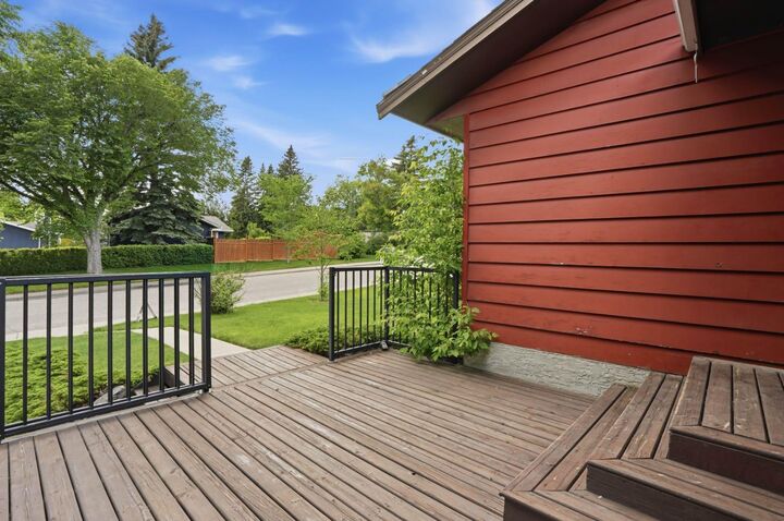 Property Photo:  1508 Windsor Street NW  AB T2N 3X3 