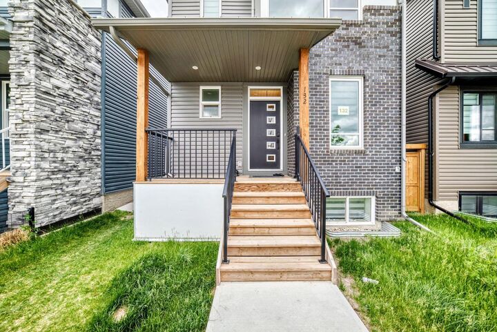Property Photo:  132 Setonstone Gardens SE  AB T3M 3V6 
