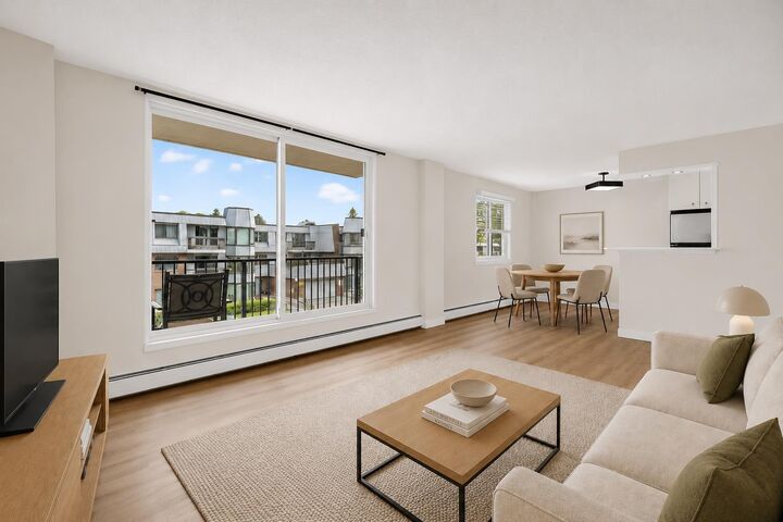 Property Photo:  635 57 Avenue SW 302  AB T2V 0H5 