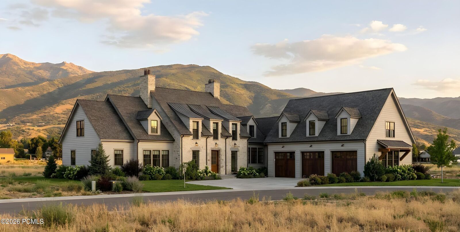 Property Photo: 866 S Saddle Creek Lane UT 84049