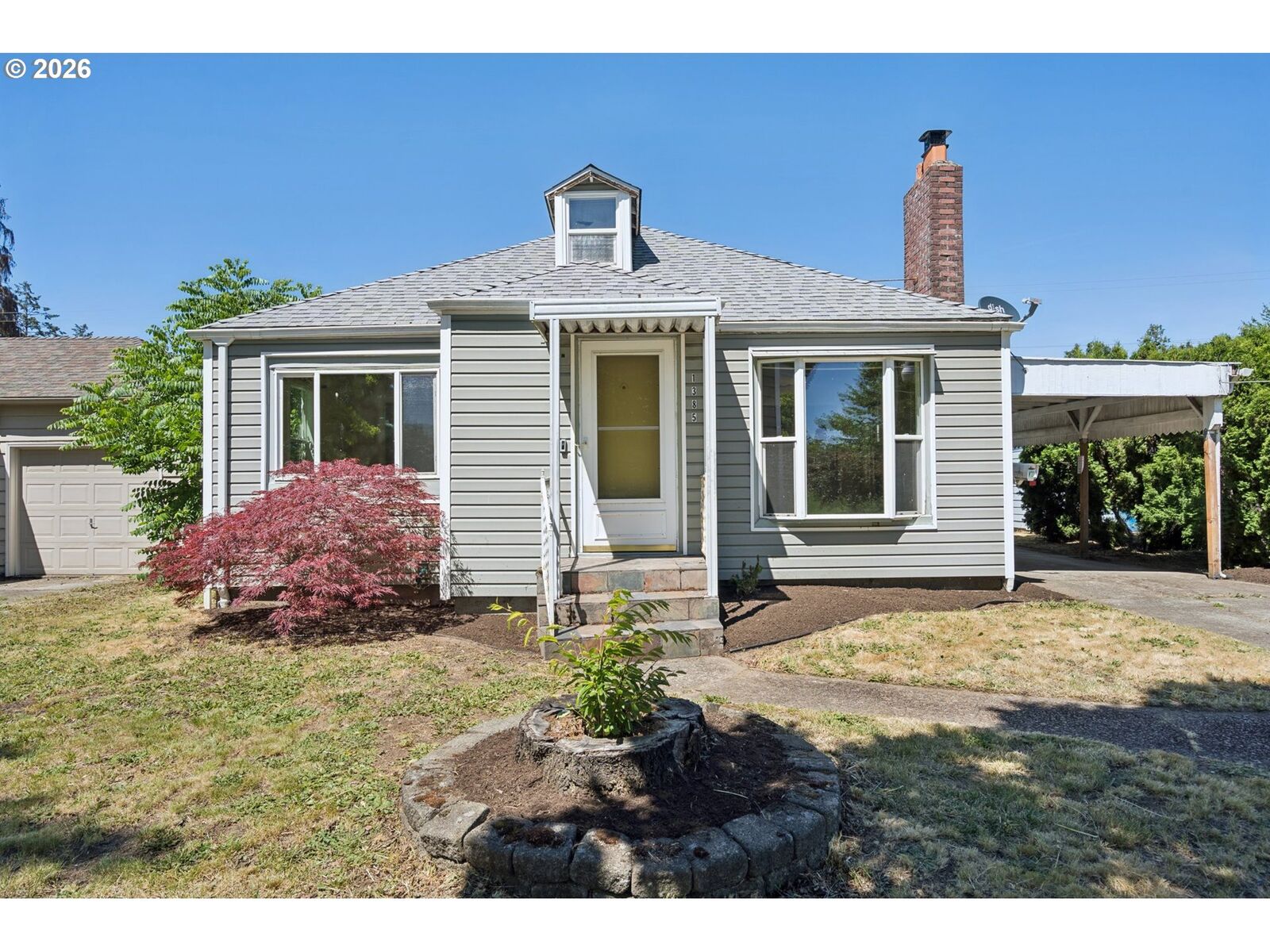 Property Photo: 1385 NE Pearl St OR 97301
