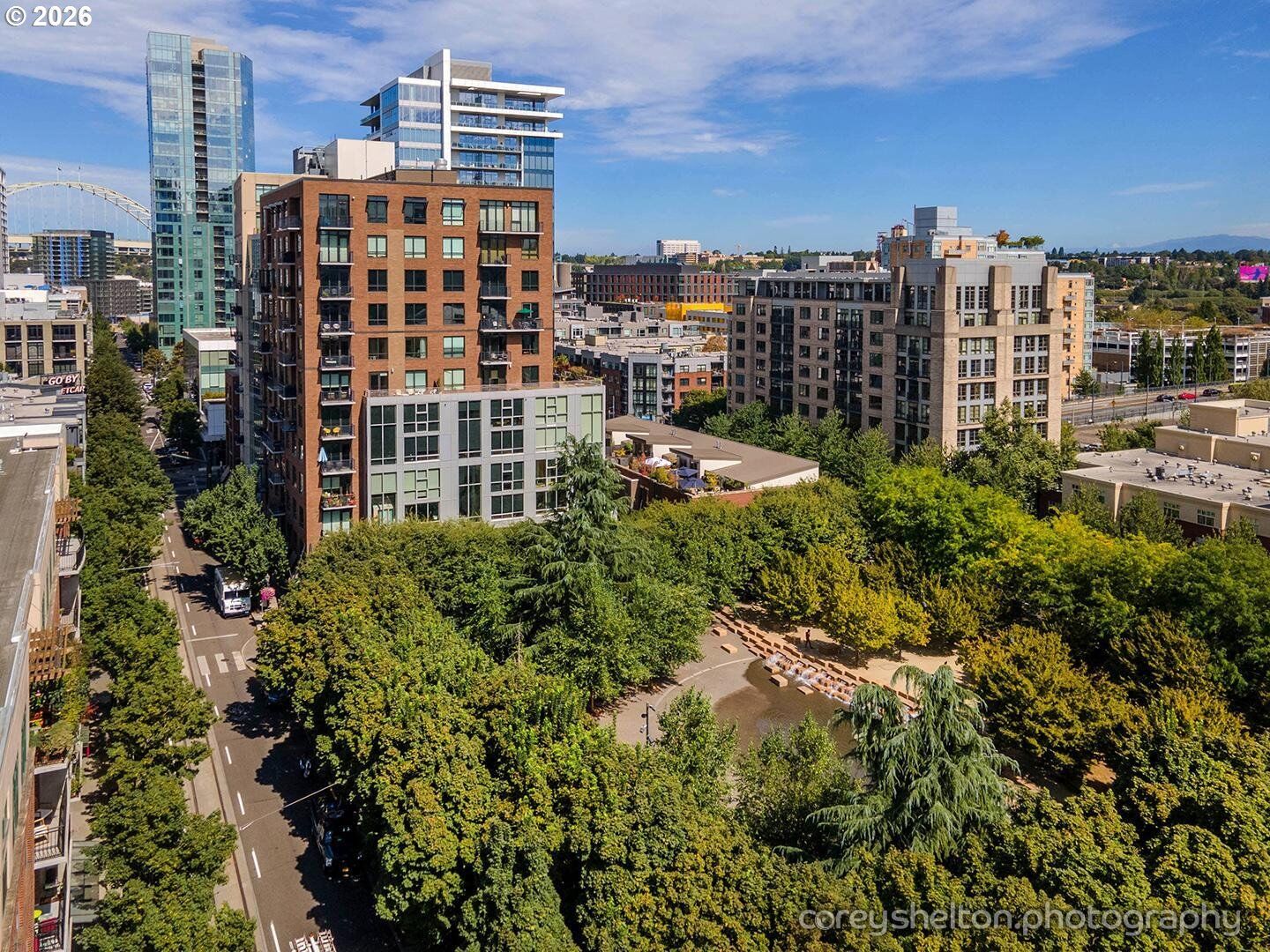 Property Photo: 922 NW 11th Ave 404 OR 97209