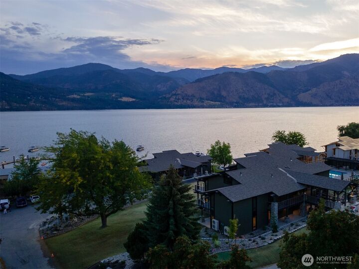 Property Photo:  1  Yacinde Court E3  WA 98831 