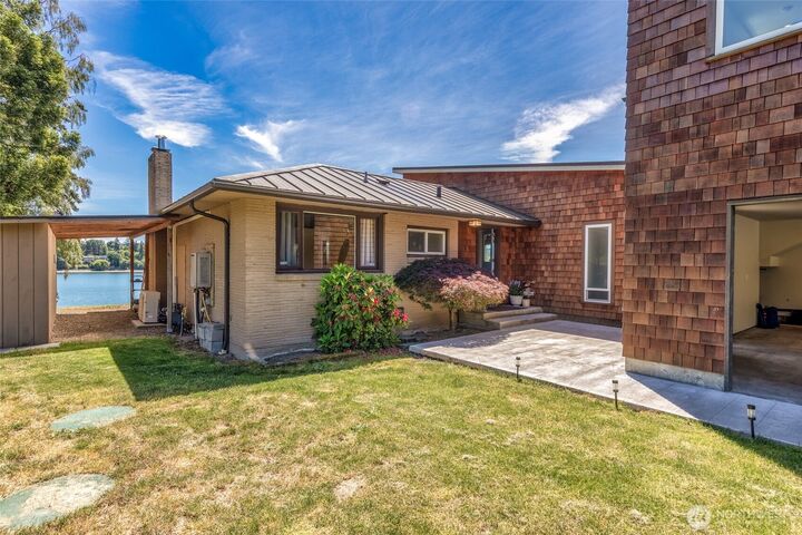 Property Photo: 8829 SW Quartermaster Drive WA 98070