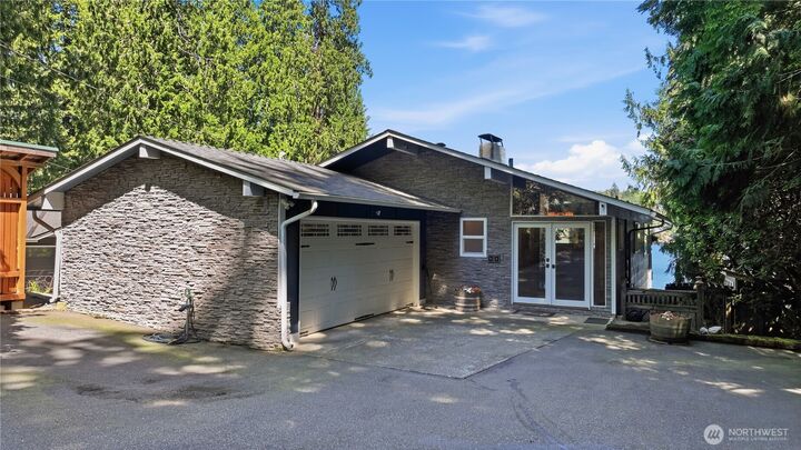 Property Photo: 2109 SW Lake Roesiger Road WA 98200
