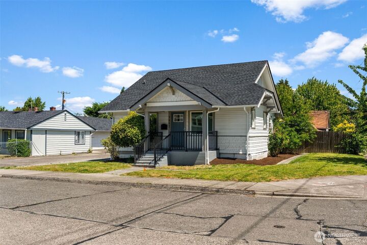 Property Photo:  3857 S Park Avenue  WA 98418 