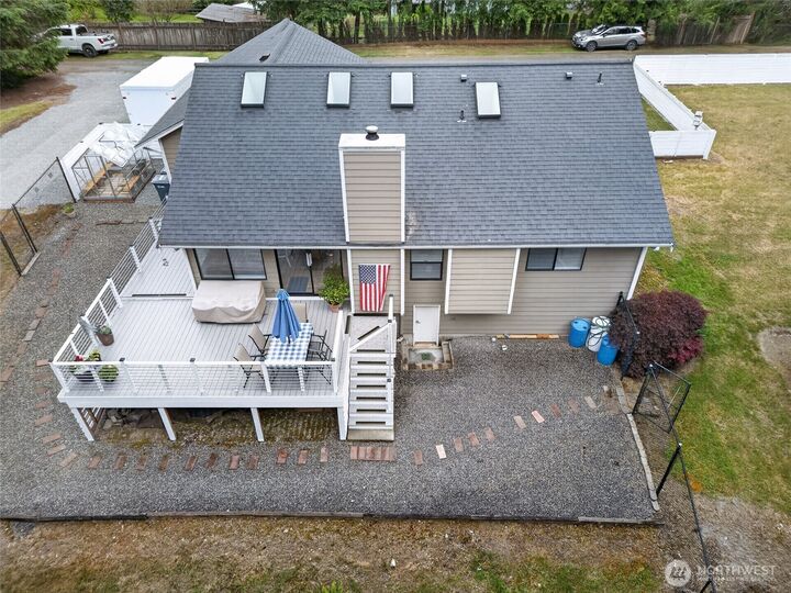 Property Photo: 533 6th Court WA 98333