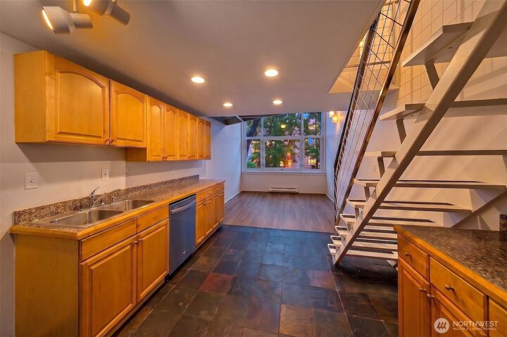 Property Photo: 1000 Union Street 205 WA 98101