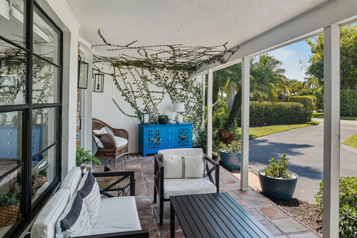 Property Photo:  711 SW 27th Way  FL 33435 