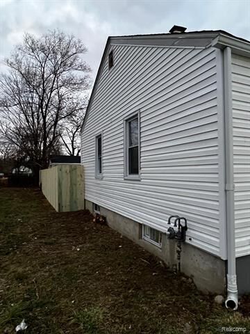 Property Photo:  8695 Evergreen Avenue  MI 48228 