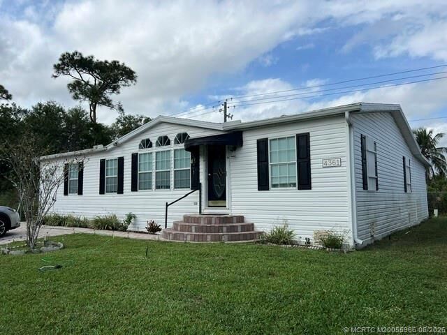 Property Photo: 4361 1st Court FL 33462