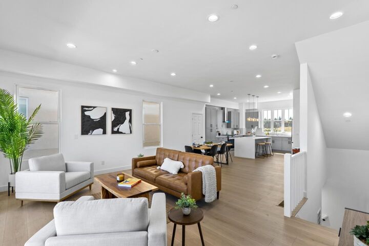 Property Photo:  409 San Luis Avenue  CA 95076 