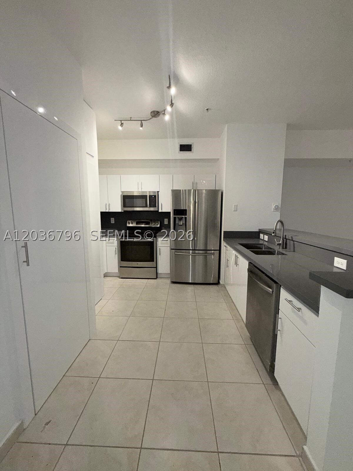 Property Photo: 7220 NW 114th Ave 20916 FL 33178